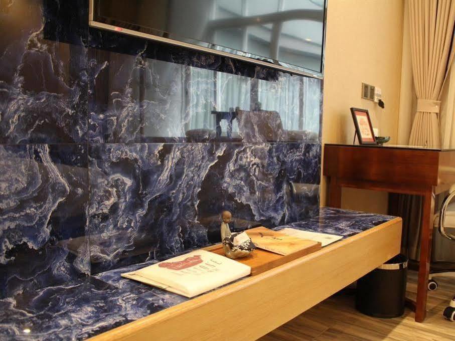 Eastone Hotel Foshan Exterior photo